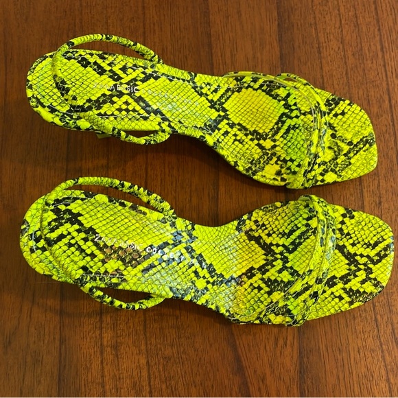 NWOT Zara Basic Collection size 37 US 6.5 snake skin open toed 2” heels - Picture 3 of 7